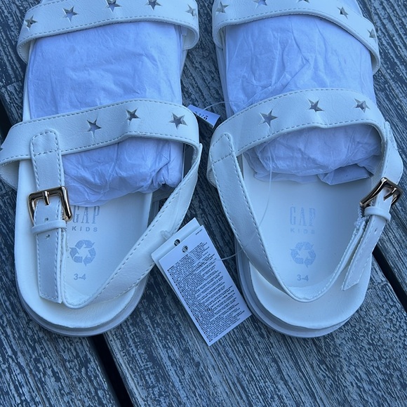 New white sandals - Picture 4 of 5